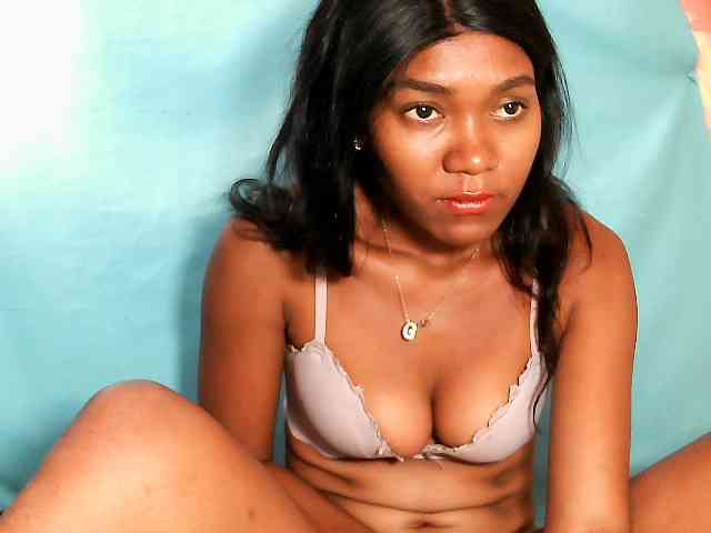 Tania6668 bongacams live cam model