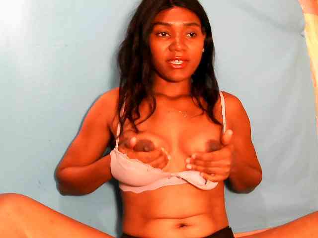Tania6668 bongacams live cam model
