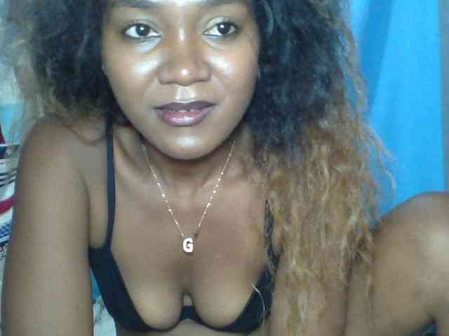 Tania6668 bongacams live cam model