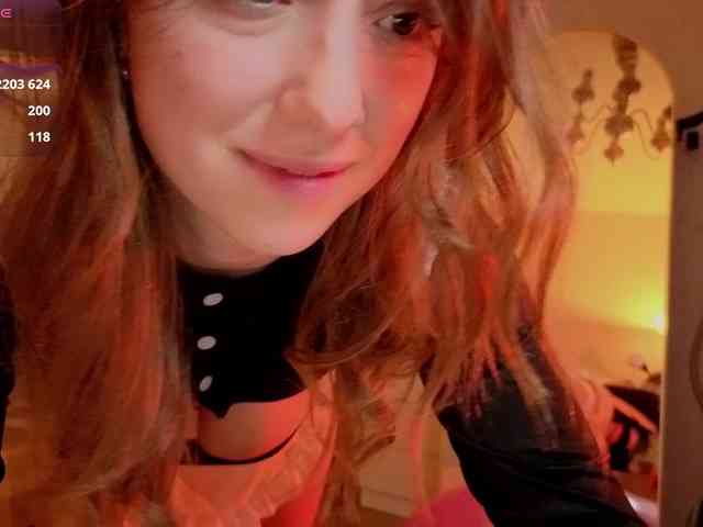 hunny-ines bongacams live cam model