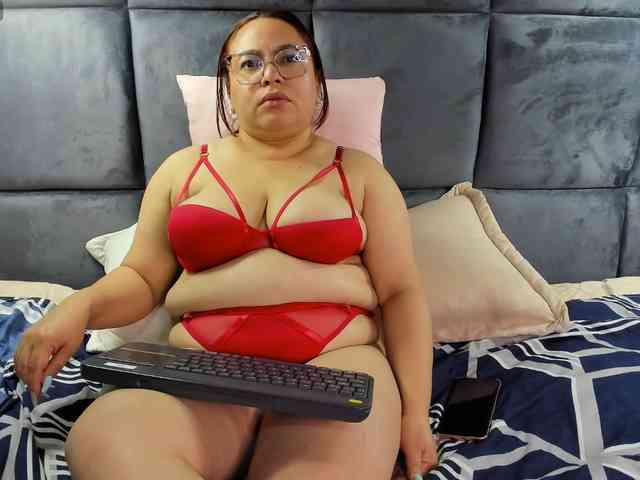 SweetMiel bongacams live cam model
