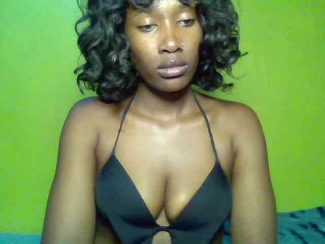 Wildy-Savage bongacams live cam model