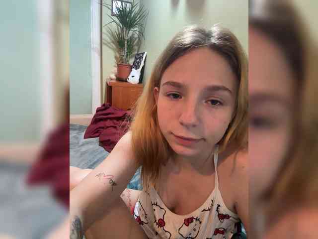 helga21000 bongacams live cam model