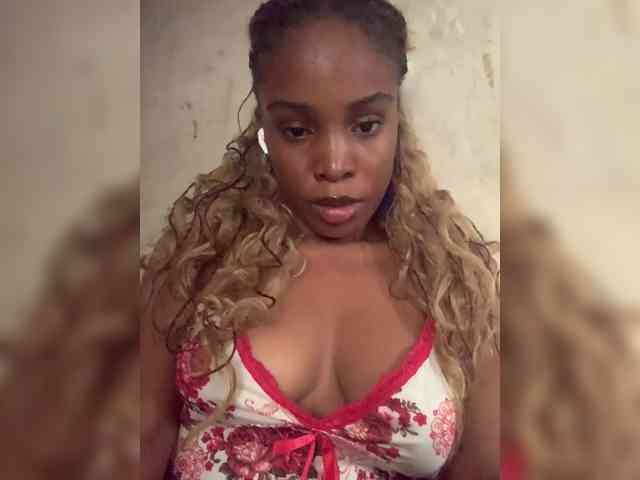 Cookie-12 bongacams live cam model