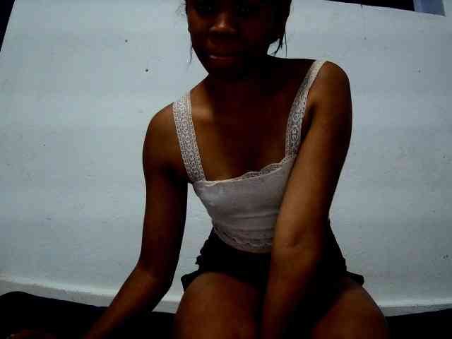 MyrahBelle bongacams live cam model