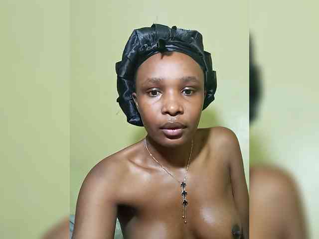 SweetBella-1 bongacams live cam model