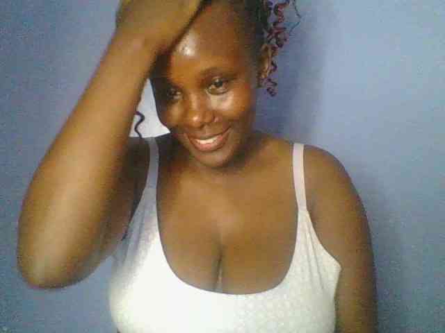 Nice-booby bongacams live cam model