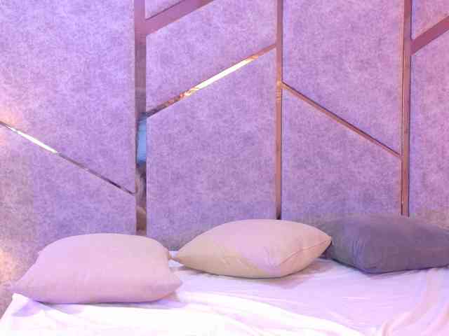 Evaa-Saenz bongacams live cam model