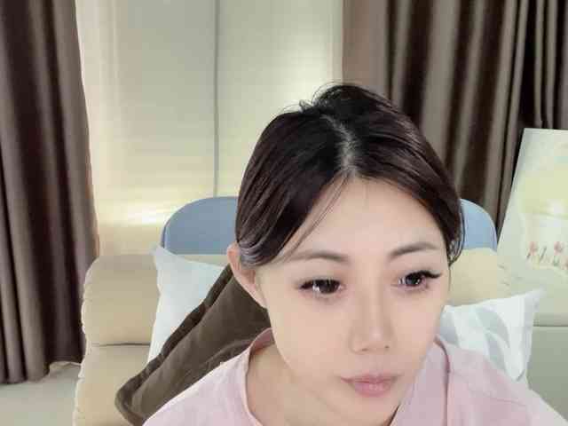 Warm-nuan bongacams live cam model