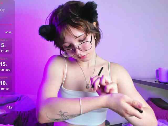 Kuromi5 bongacams live cam model