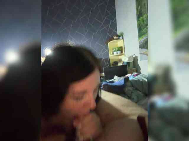 Fenychek bongacams live cam model