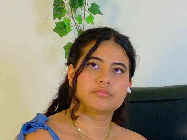 Evaa-Daemon bongacams live cam model