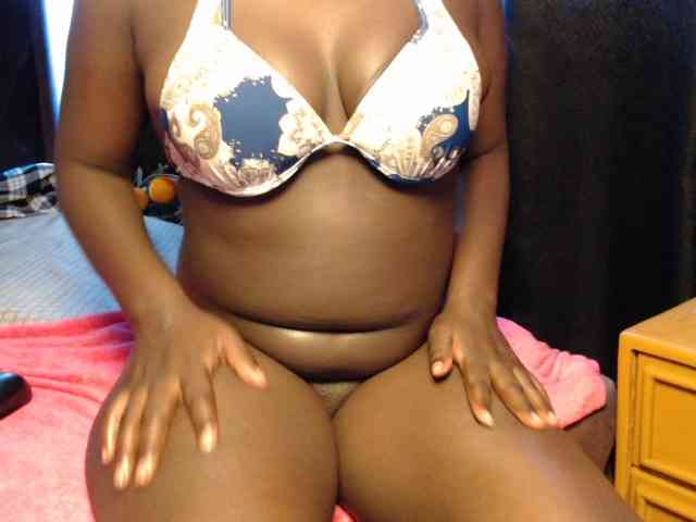 naughtyrose bongacams live cam model