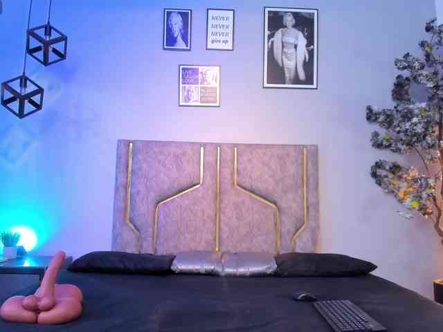 miaakittyy bongacams live cam model