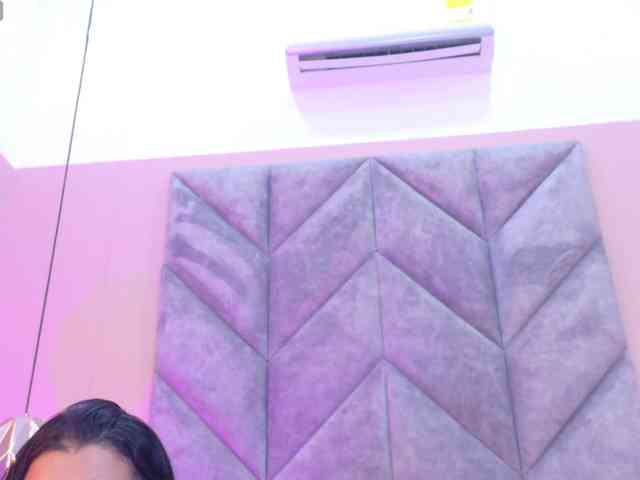 MadelynHot bongacams live cam model
