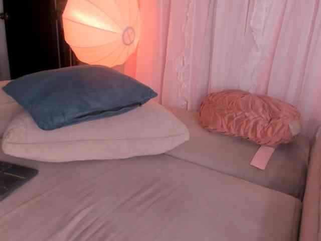 kittymiaa bongacams live cam model