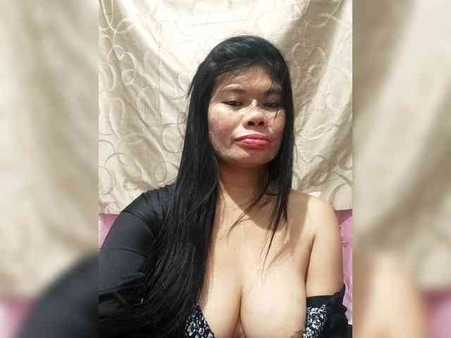 AnnaJulianna bongacams live cam model