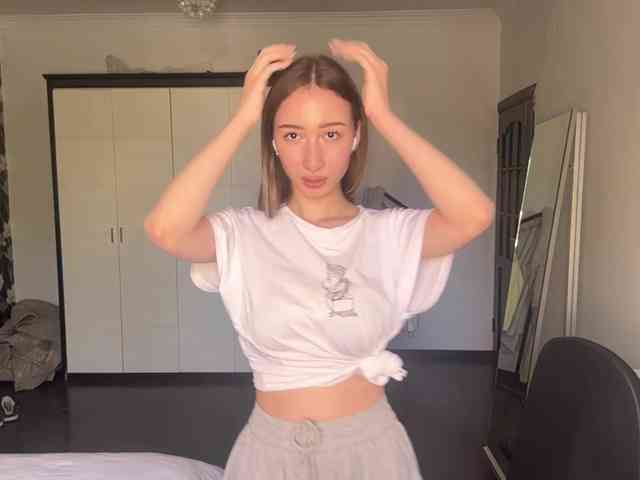 PricillaScrape bongacams live cam model