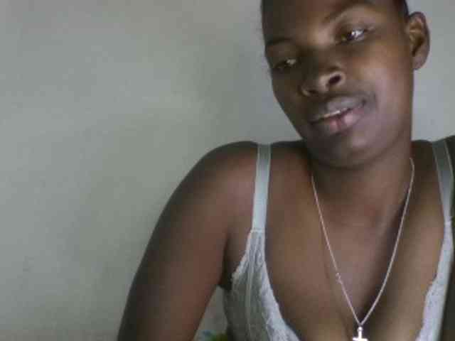 Aniah bongacams live cam model