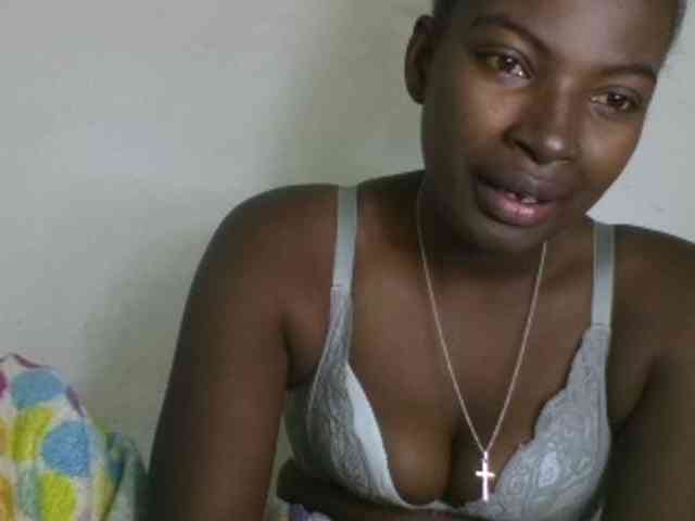 Aniah bongacams live cam model