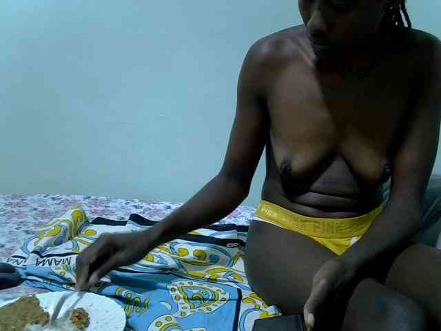 Bloom bongacams live cam model