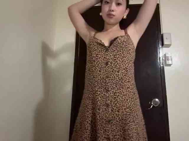 LesleyRener bongacams live cam model