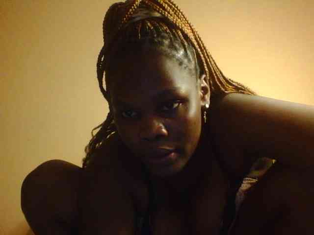 Claude254 bongacams live cam model