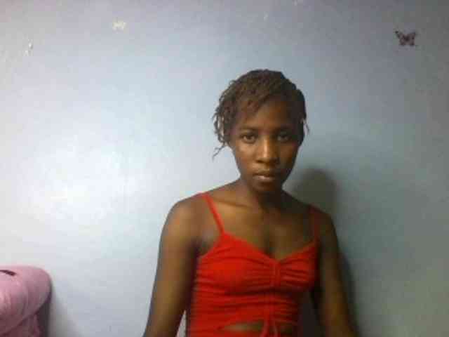 Karembo bongacams live cam model