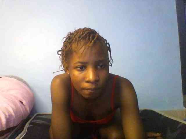 Karembo bongacams live cam model