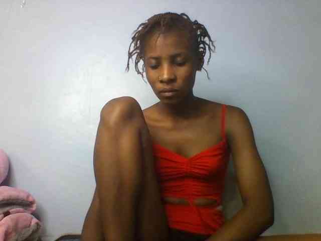Karembo bongacams live cam model