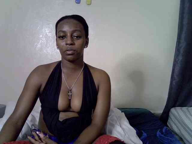 Candybaiby bongacams live cam model