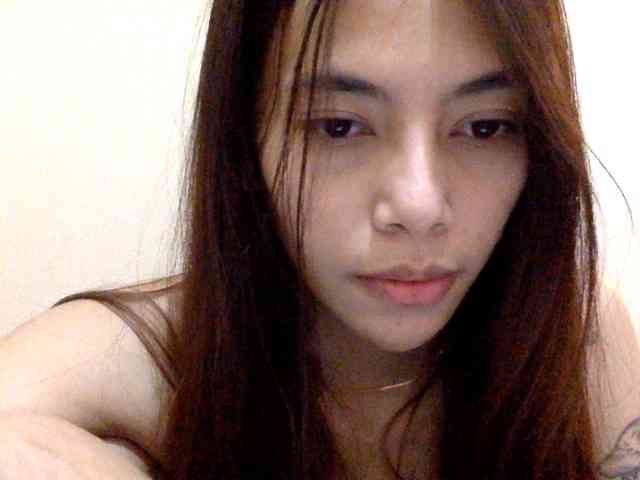 Flowgirll bongacams live cam model