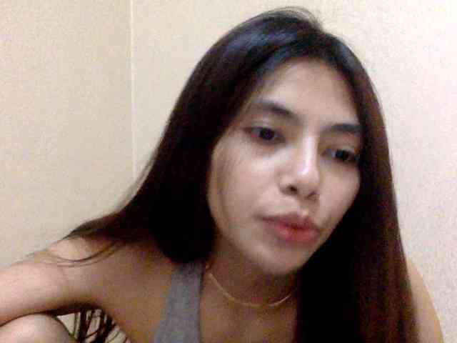 Flowgirll bongacams live cam model