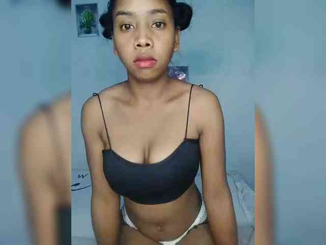 Elynah07 bongacams live cam model