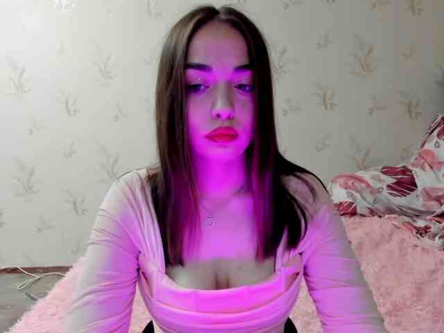 kamilik bongacams live cam model