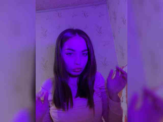 kamilik bongacams live cam model