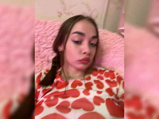 kamilik bongacams live cam model