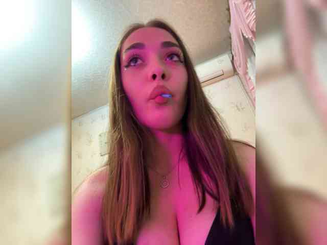 kamilik bongacams live cam model