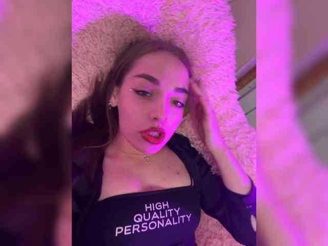 kamilik bongacams live cam model