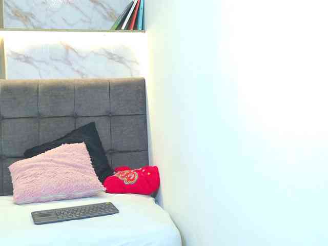 Pearl-Kitty bongacams live cam model