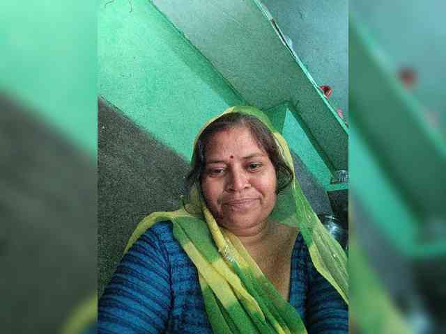 Babli5424 bongacams live cam model