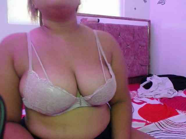 Sofi-lov bongacams live cam model