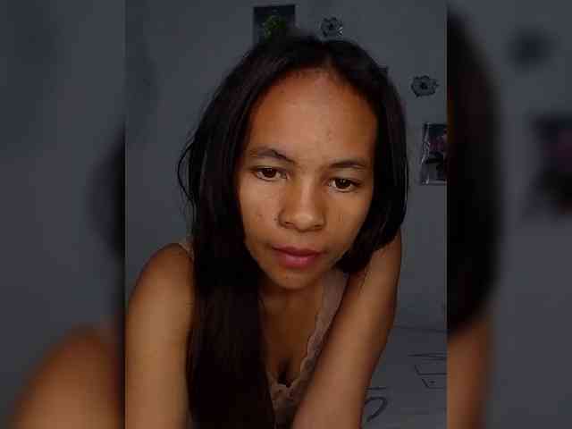 Sarah-71 bongacams live cam model