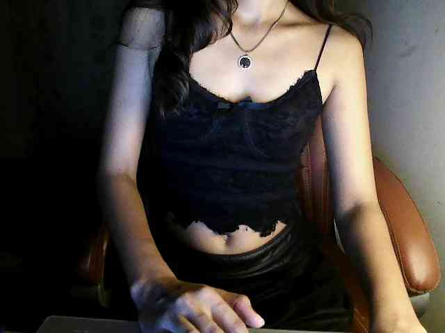 dar-ling bongacams live cam model