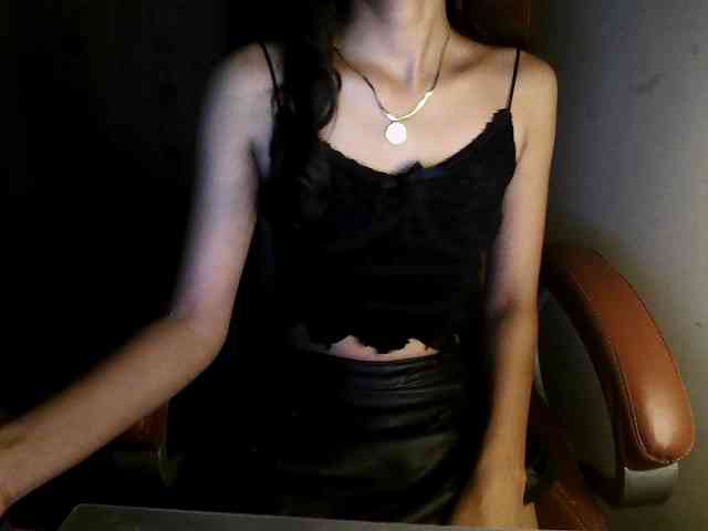 dar-ling bongacams live cam model