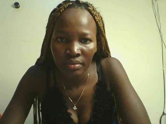 Jennyf bongacams live cam model