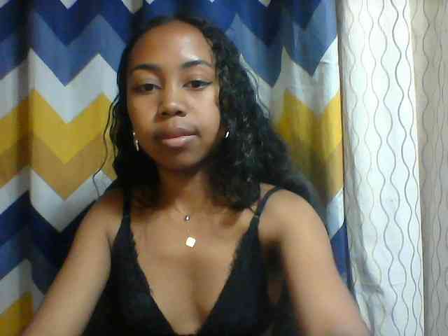 Oceane1 bongacams live cam model