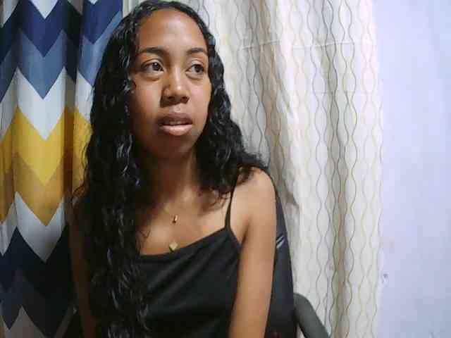 Oceane1 bongacams live cam model