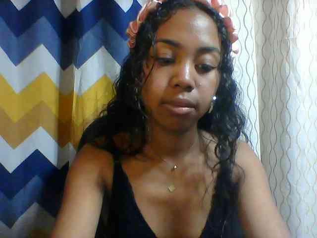 Oceane1 bongacams live cam model
