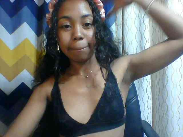 Oceane1 bongacams live cam model